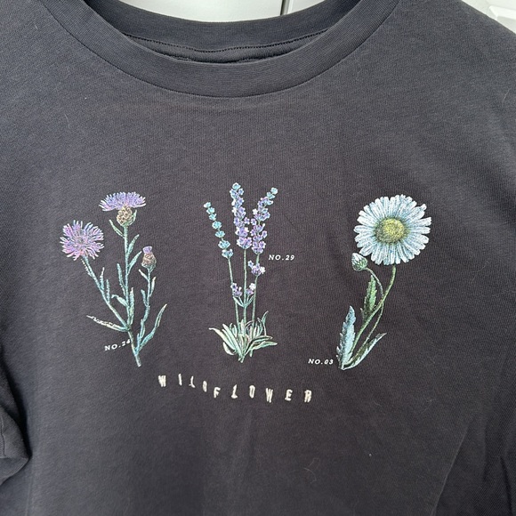 Urban Outfitters Wildflower t-shirt - Picture 3 of 4